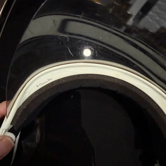 Christian Dior J’Adior Sun Visor – Authentic – Adjustable - Picture 4 of 7